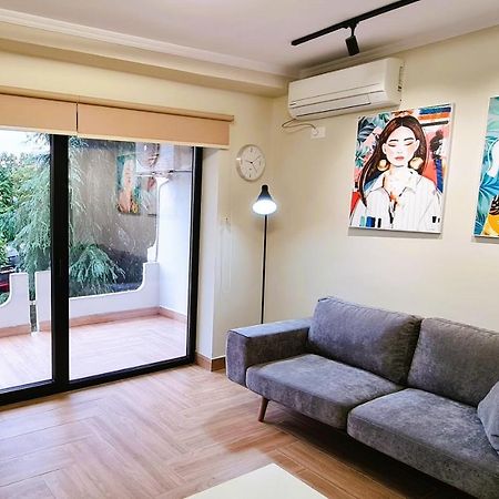 2V1 - Center Apartment 1 ティラナ エクステリア 写真