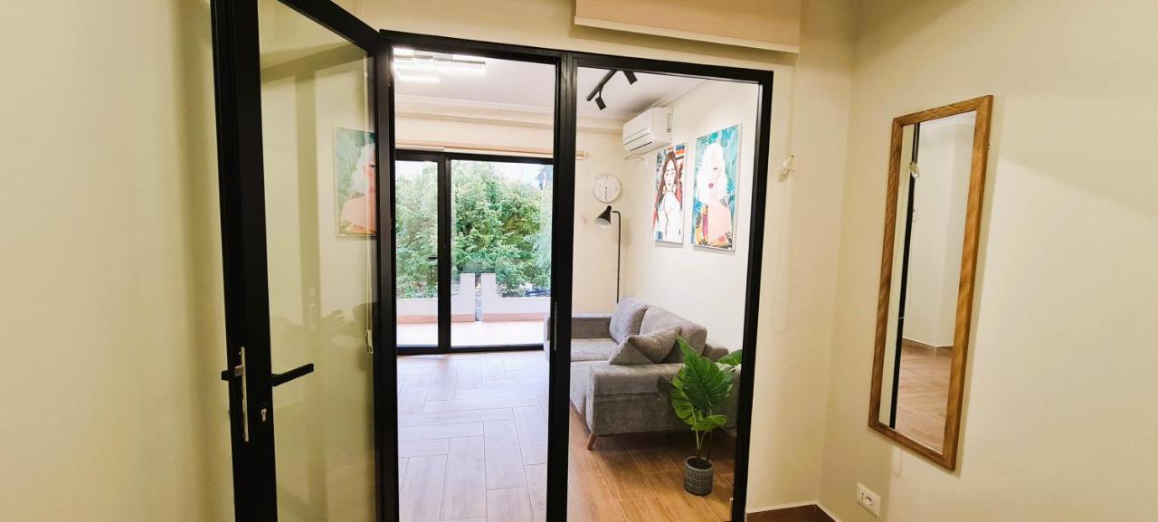 2V1 - Center Apartment 1 ティラナ エクステリア 写真