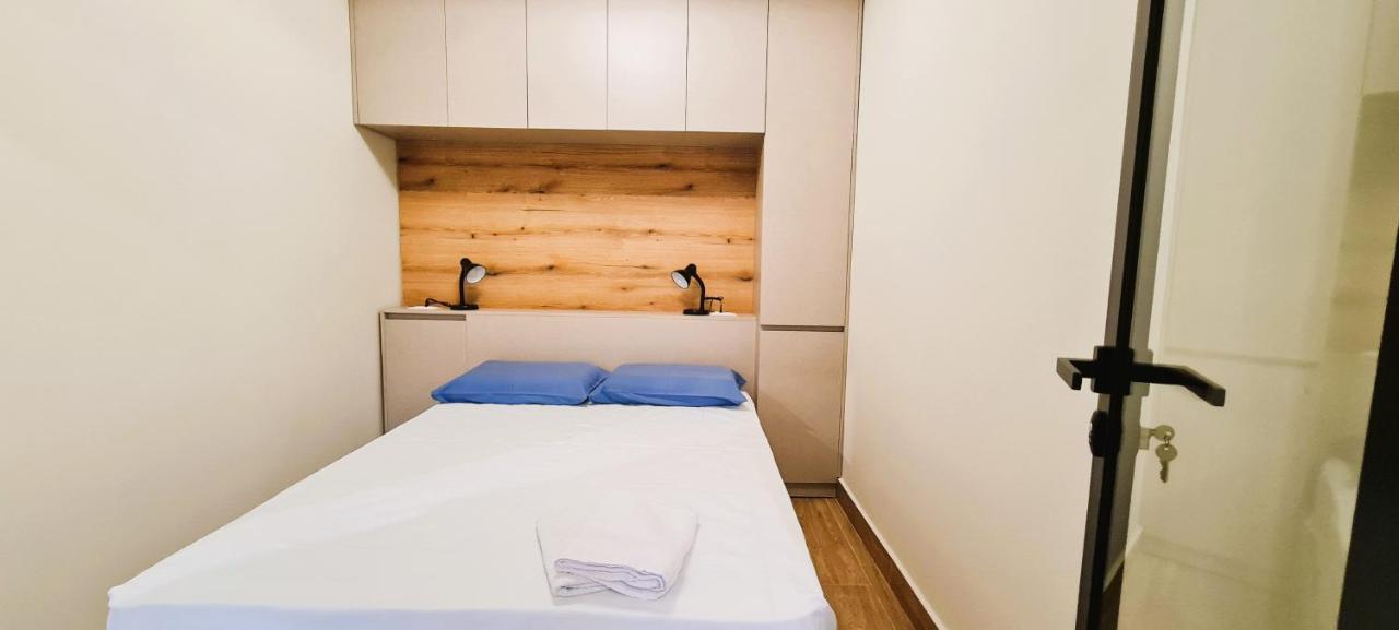 2V1 - Center Apartment 1 ティラナ エクステリア 写真