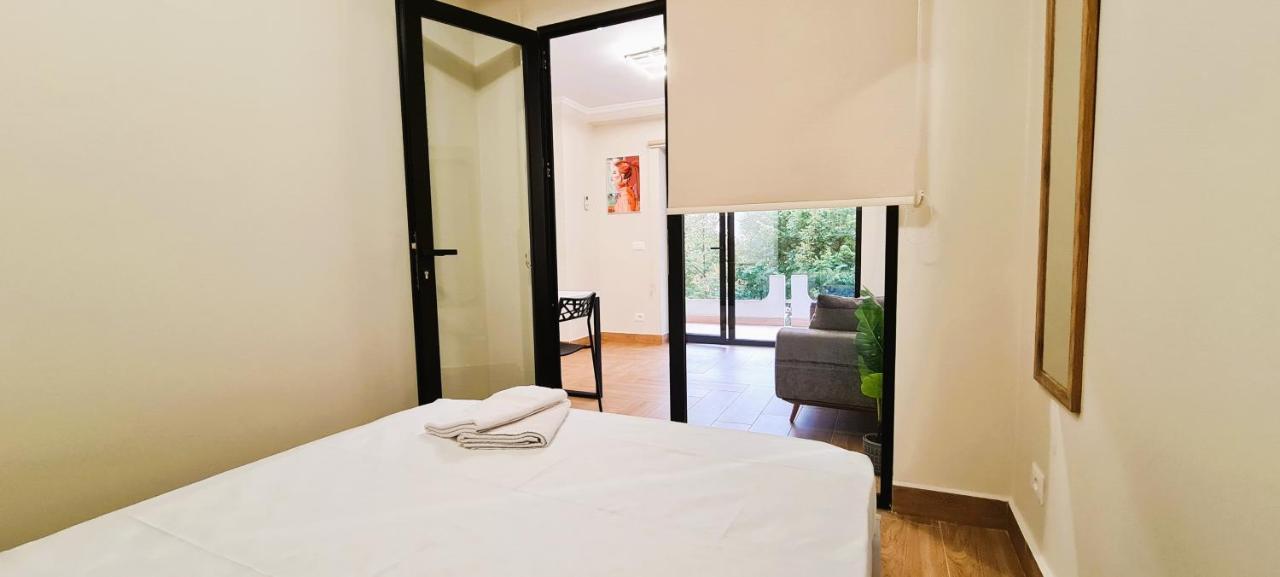 2V1 - Center Apartment 1 ティラナ エクステリア 写真