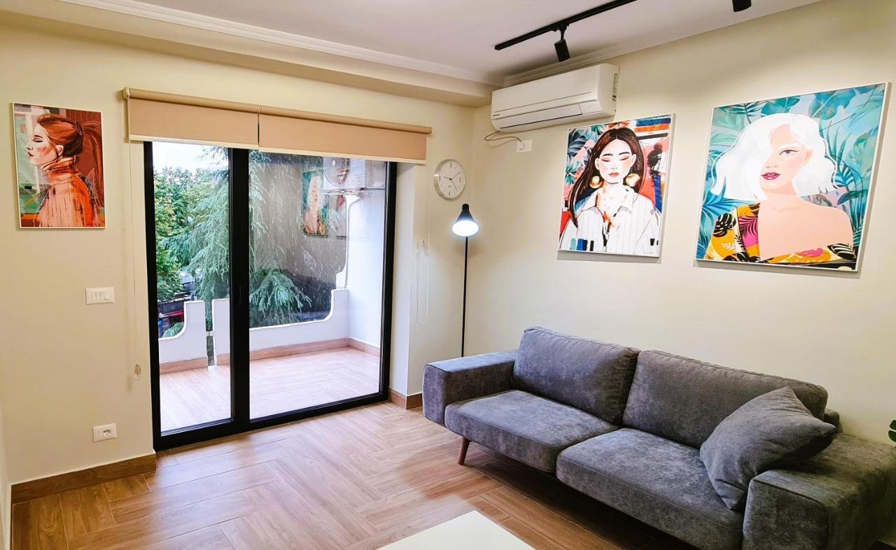 2V1 - Center Apartment 1 ティラナ エクステリア 写真